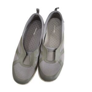 Lands End Woman's Grey Slip-ons / Flats, Size 7.5